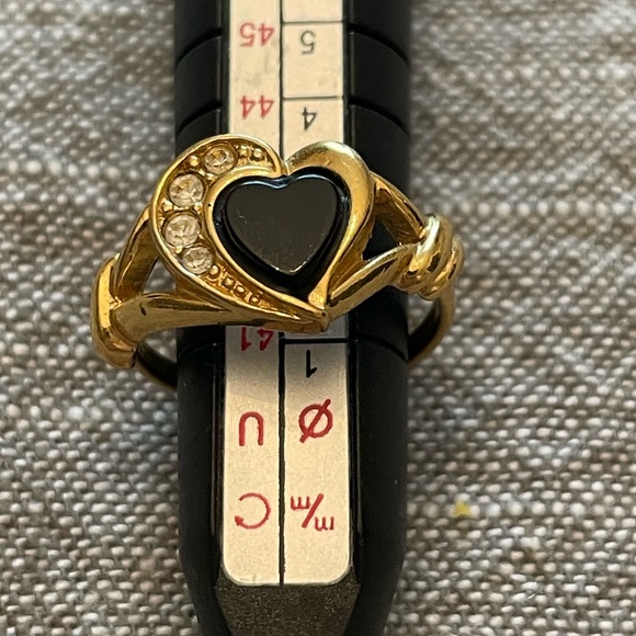 Vintage Avon Ring - Picture 10 of 11